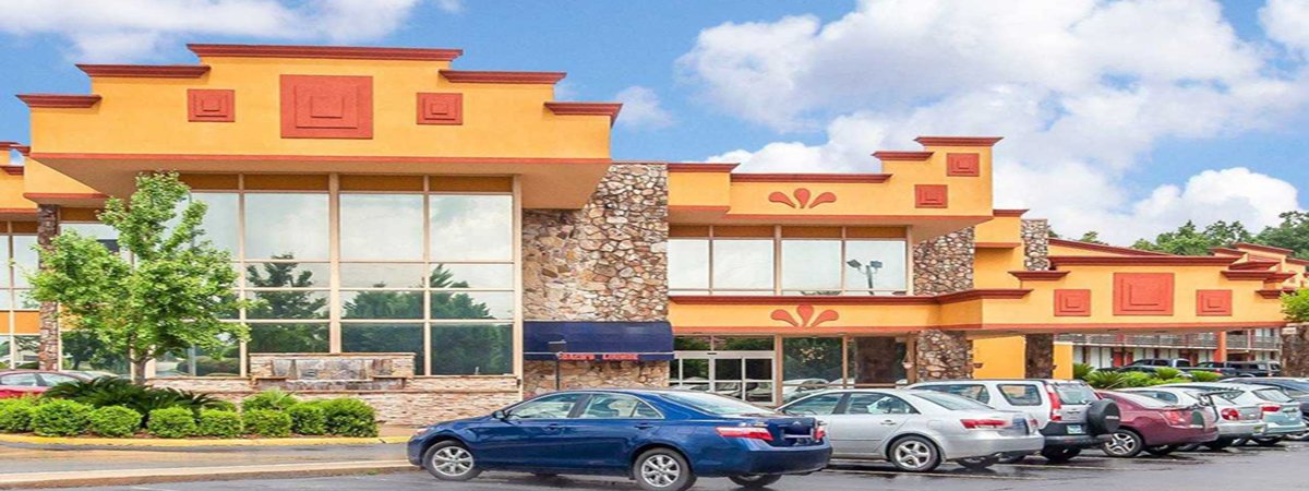 Clarion Inn & Suites Exterior